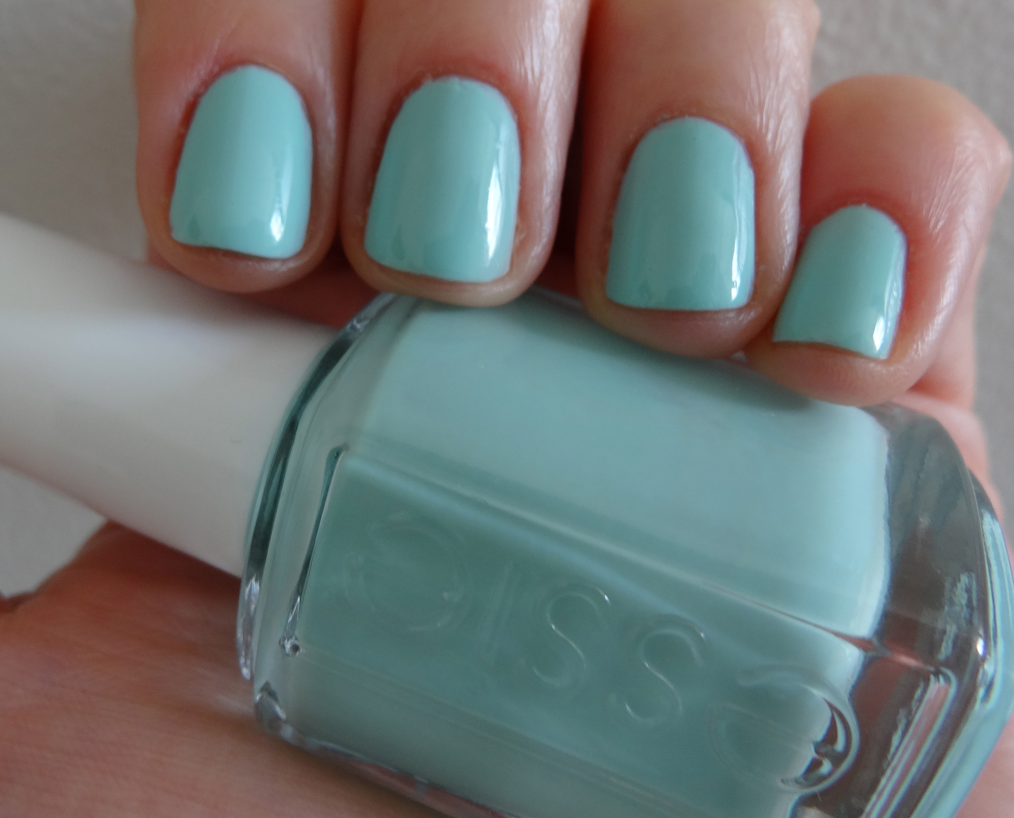 Essie Mint Candy Apple ( 2 shades of one polish) ? - YouTube